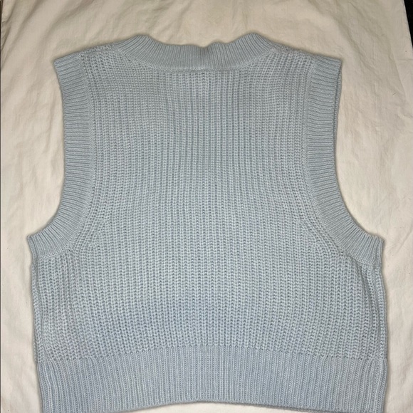 H&M Light Blue Sleeveless Sweater - Picture 5 of 8